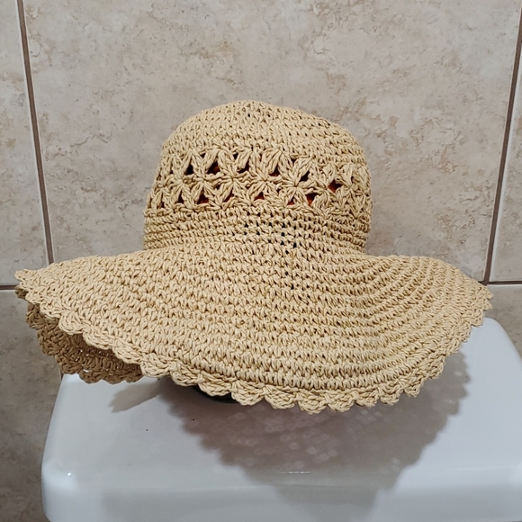 Tan raffia straw very floppy sun hat - Picture 1 of 6